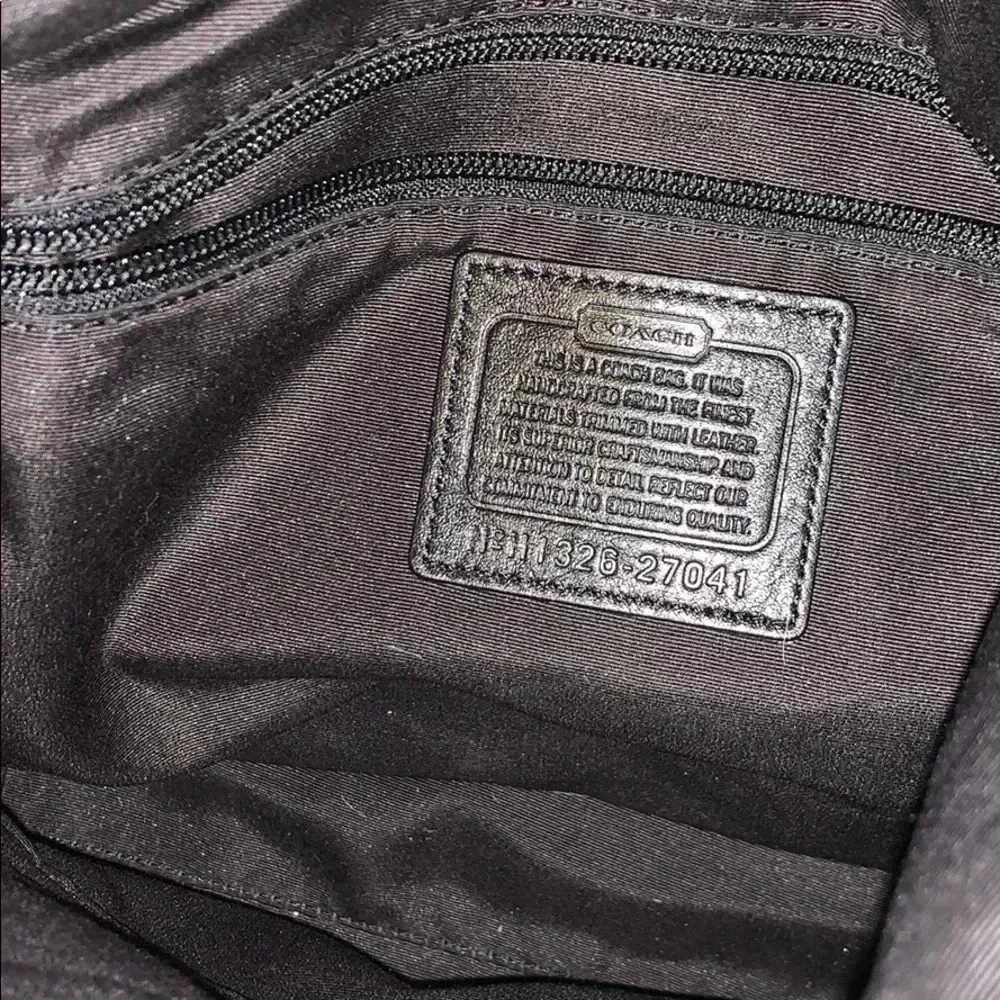🟨Coach Handbag - Picture 3 of 4